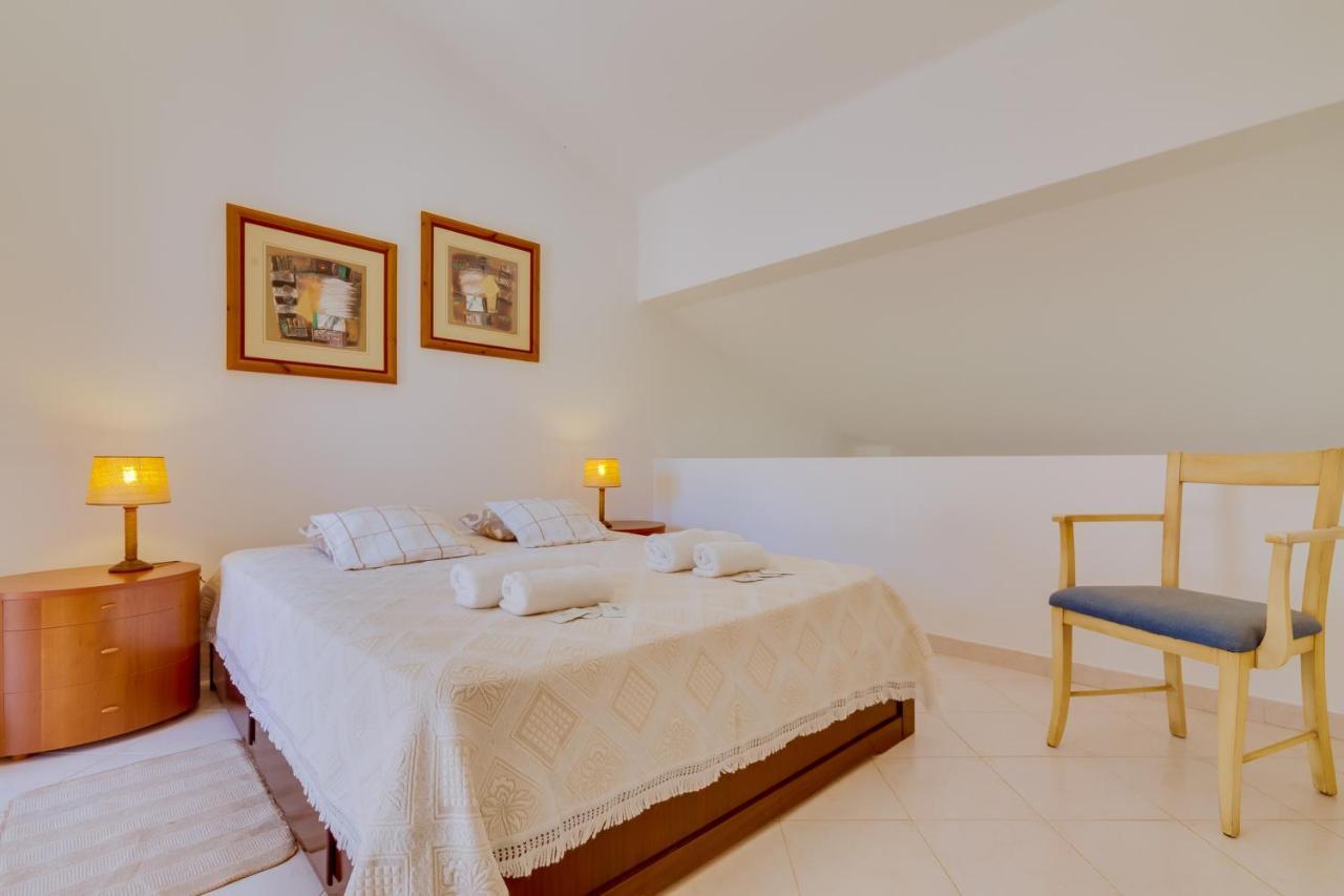 Small Villa 4Pax -Shared Pool @ Homesbyfc 알부페이라 외부 사진
